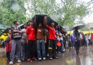 छात्रों की कार्रवाई को लेकर पीएम आवास पर प्रदर्शन के बाद कांग्रेस ने देश भर में चलाया ‘छतरों की गूंज’ अभियान