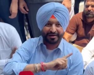 बिट्टू ने पंजाब के मुख्यमंत्री से रुकी हुई रेल परियोजनाओं में तेजी लाने का आग्रह किया बाधाओं को दूर करने के लिए लिखता है