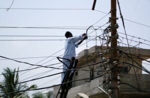 यूएचबीवीएन ने जनता से बिजली लाइनों के साथ छेड़छाड़ न करने या बिजली की खराबी को स्वयं ठीक न करने का आग्रह किया