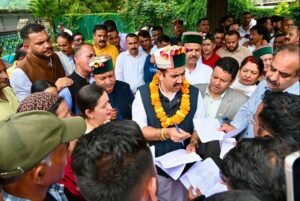 45 करोड़ रुपये की लागत से चिरगांव-डोडा क्वार सड़क समय पर पूरी हो जाएगी: पीडब्ल्यूडी मंत्री