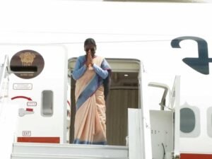 राष्ट्रपति मुर्मू ने तीन यूरोपीय देशों की यात्रा पूरी की, नई दिल्ली के लिए रवाना