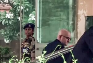 जहाजरानी प्राधिकरण ने भारतीय नाविकों से संघर्ष क्षेत्रों में नौकरी करने से पहले सुरक्षा स्थिति का आकलन करने को कहा