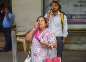 शीर्ष 10 में से नौ कंपनियों के पूंजीकरण पूंजीकरण में 2.74 लाख करोड़ रुपये की गिरावट आई है। एचडीएफसी बैंक को सबसे ज्यादा झटका