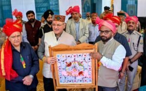 हिमाचल के राज्यपाल ने चंबा में अंतर्राष्ट्रीय मिंजर मेले का उद्घाटन किया