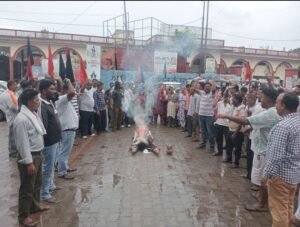 सफाई कर्मचारियों के खिलाफ बरनाला पुलिस की कार्रवाई पर कांग्रेस सांसदों ने सुप्रीम कोर्ट पैनल के हस्तक्षेप की मांग की
