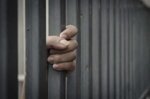 अर्श डल्ला के जेल में बंद साथी के पास से मोबाइल फोन बरामद