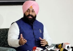 सफाई सेवकों की हड़ताल के बीच पंजाब सरकार ने कल्याणकारी पैकेज की घोषणा की