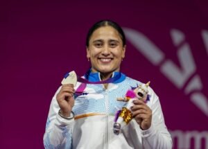 पंजाब की भारोत्तोलक हरजिंदर ने महिलाओं की 69 किग्रा स्पर्धा में राष्ट्रमंडल खेलों में रजत पदक जीता