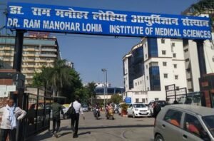 वेंटिलेटर पर रहने के बाद घायल साक्षी घर लौटी