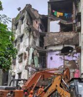 भिवंडी में चार मंजिला इमारत गिरी, 8 लोगों की मौत मलबे में दबे 4-5 लोगों के