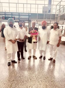 पंजाब कांग्रेस में फूट के बीच बाजवा ने वाघुल का किया स्वागत, असंतुष्ट बैठक में शामिल नहीं हुए