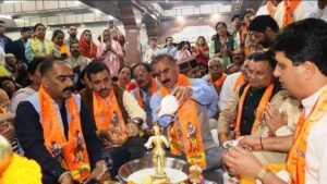 सीएम सुक्खू और मंत्रियों ने स्थानीय राम मंदिर का दर्शन, भाजपा को सही रास्ता दिखाने की प्रार्थना