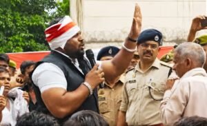कौन हैं एडवोकेट रवि गौतम जिन्हें SSP अविनाश पांडे ने मारे थप्पड़? खूब हो रही इनकी चर्चा