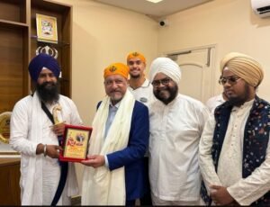 मलेशियाई सिख प्रतिनिधिमंडल ने अकाल तख्त के कार्यवाहक जत्थेदार से मुलाकात की