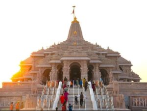 राम मंदिर दान विवाद: सॉलिसिटर जनरल की अनुपलब्धता के कारण सुप्रीम कोर्ट ने याचिकाओं पर सुनवाई स्थगित करने का आग्रह किया
