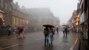 हिमाचल में 106 सड़कें बंद; 16 अगस्त तक और बारिश होने की संभावना है। नारंगी, पीली चेतावनी जारी की गई