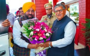 पंजाब के राज्यपाल से मिली भगवंत मान, हवारा को एक-दो दिन की पैरोल मिल सकती है