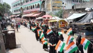 नूंह में ‘राष्ट्रविरोधी’ टैग का मुकाबला करने के लिए मदरसे के छात्रों ने कुरान, तिरंगे के साथ किया मार्च