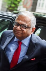 चंद्रशेखरन के इस्तीफे के बाद टाटा संस का नेतृत्व करने के दावेदारों के रूप में उभरे परिवार के सदस्य और शीर्ष अधिकारी