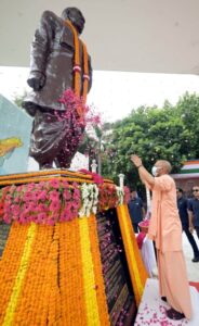 अगर मोदी 1947 में प्रधानमंत्री होते तो कोई नुकसान नहीं होता: आदित्यनाथ