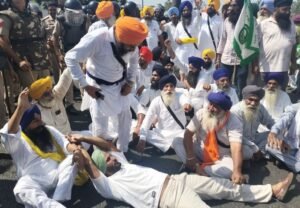 हरियाणा के अंबाला में प्रदर्शनकारियों पर पुलिस की लाठी-लाठी, कई अन्य घायल