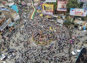 झारखंड में नौकरी के इच्छुक उम्मीदवारों ने परीक्षा विरोध प्रदर्शन के 22वें दिन रांची में निकाली ‘तिरंगा यात्रा’