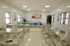 दिल्ली में 25 अटल कैंटीनों का उद्घाटन 5 रुपये में परोसा जाएगा भोजन