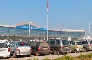 वाराणसी एयरपोर्ट पर स्क्रीनिंग के दौरान गलती से फटी पिस्टल, 2 घायल