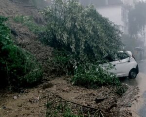 भारी बारिश के कारण हिमाचल में मानसून का नुकसान 1,000 करोड़ रुपये के पार