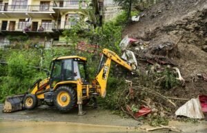मॉनसून का कहर: 167 सड़कें बंद, 130 ट्रांसफार्मर बंद, 21 अगस्त तक येलो अलर्ट