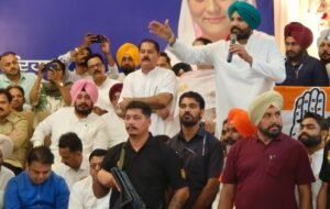 पंजाब कांग्रेस के बीच खुली दुश्मनी के बीच चन्नी और समर्थकों के बीच मुकाबला