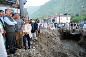 हिमाचल के सीएम सुखविंदर सिंह सुक्खू ने चंबा में मानसून से हुए नुकसान का जायजा लिया, तेजी से राहत के आदेश दिए