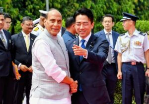 भारत, जापान ने समुद्री समझौते पर हस्ताक्षर किए, संयुक्त नौसैनिक युद्धपोत विकास की खोज की