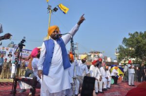पंजाब के मुख्यमंत्री भगवंत मान ने कहा कि आप की नीतियां शिरोमणि अकाली दल को भाजपा की ओर ले जा रही हैं।