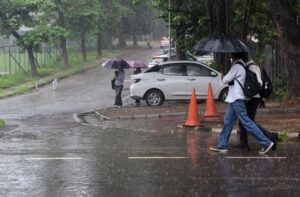 चंडीगढ़ ट्राइसिटी के निवासियों के साथ बादल लुका-छिपी करते हैं; पारा बढ़ता है