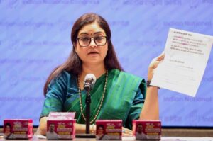 दिल्ली में नकाबपोश लोगों ने कांग्रेस नेता अलका लांबा के पिता के घर पर लूटपाट की कैमरे में कैद