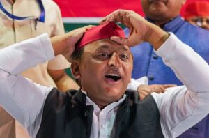 अखिलेश यादव ने 2027 के यूपी विधानसभा चुनाव से पहले लोगों को ‘एक और सर’ के प्रति आगाह किया