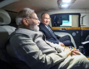 प्रधानमंत्री नरेंद्र मोदी ने रूसी राष्ट्रपति पुतिन से कहा, ‘अंतहीन युद्ध’ से ‘युद्ध की समाप्ति’ की ओर बढ़ना चाहिए