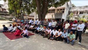सरकारी कर्मचारियों के असंतोष से पंजाब में विधानसभा चुनाव के नतीजों पर पड़ सकता है असर : विश्लेषक