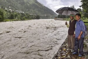 बारिश का कहर: हिमाचल और केरल में कहर असम में बाढ़ से मरने वालों की संख्या बढ़कर 98 हुई