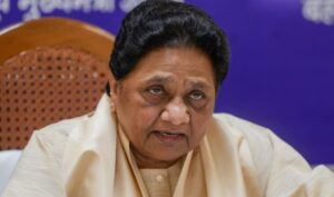 मायावती ने दोनों भतीजे आकाश और ईशान को किया किनारे, सगी भतीजी कुमारी दीपिका आनंद के लिए किया बड़ा ऐलान