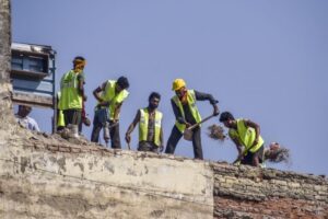 दिल्ली में इमारत ढहने के मामले में हाईकोर्ट ने याचिका पर सुनवाई से किया इनकार