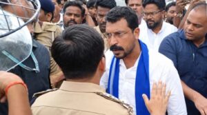 फेंका गया जूता-पत्थर… बाराबंकी में भारी बवाल के बीच चंद्रशेखर आजाद ने पुलिस पर लगाए ये आरोप