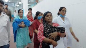 करनाल सिविल अस्पताल के एसएनसीयू में लगी भीषण आग, सोशल मीडिया पर 10 नवजात शिशुओं को सुरक्षित निकाला गया