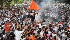 पीयू चुनाव के नतीजों के बाद विजय रैलियों के दौरान मोबाइल चोरी