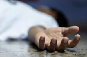 जहर खाने से लड़की की मौत, लड़के की हालत गंभीर