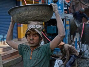 एनसीपीसीआर के तहत बाल श्रम बचाव अभियान: 3,800 से अधिक बच्चों को मुक्त कराया गया, 575 एफआईआर दर्ज की गईं