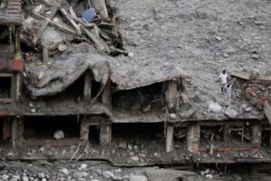 नेपाल में बाढ़ से मरने वालों की संख्या बढ़कर 1,344 हुई, बचाव कार्य जारी करीब 4,900 लोग अब भी लापता