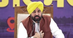 पंजाब के सीएम मान ने गुरुद्वारा बंगला साहिब से प्रदर्शनकारियों को हिरासत में लेते हुए दिल्ली पुलिस के ‘तालिबान जैसा’ रवैये की आलोचना की