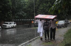 बारिश के बाद चंडीगढ़ में दिन का तापमान 6.3 डिग्री सेल्सियस बढ़ा, आईएमडी ने तूफान की चेतावनी बरकरार रखी